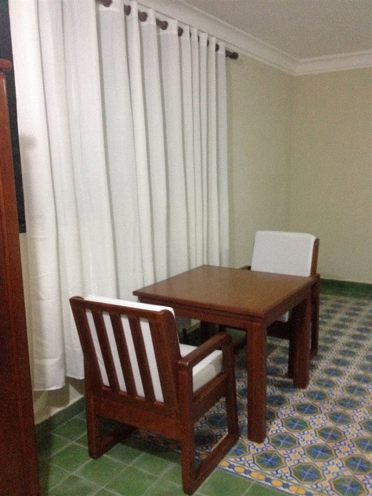 Hotel La Cretonne Les Cayes Bagian luar foto
