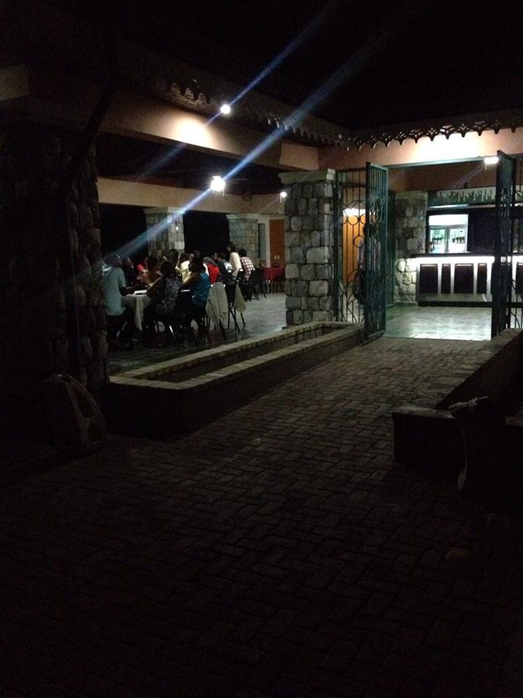 Hotel La Cretonne Les Cayes Bagian luar foto
