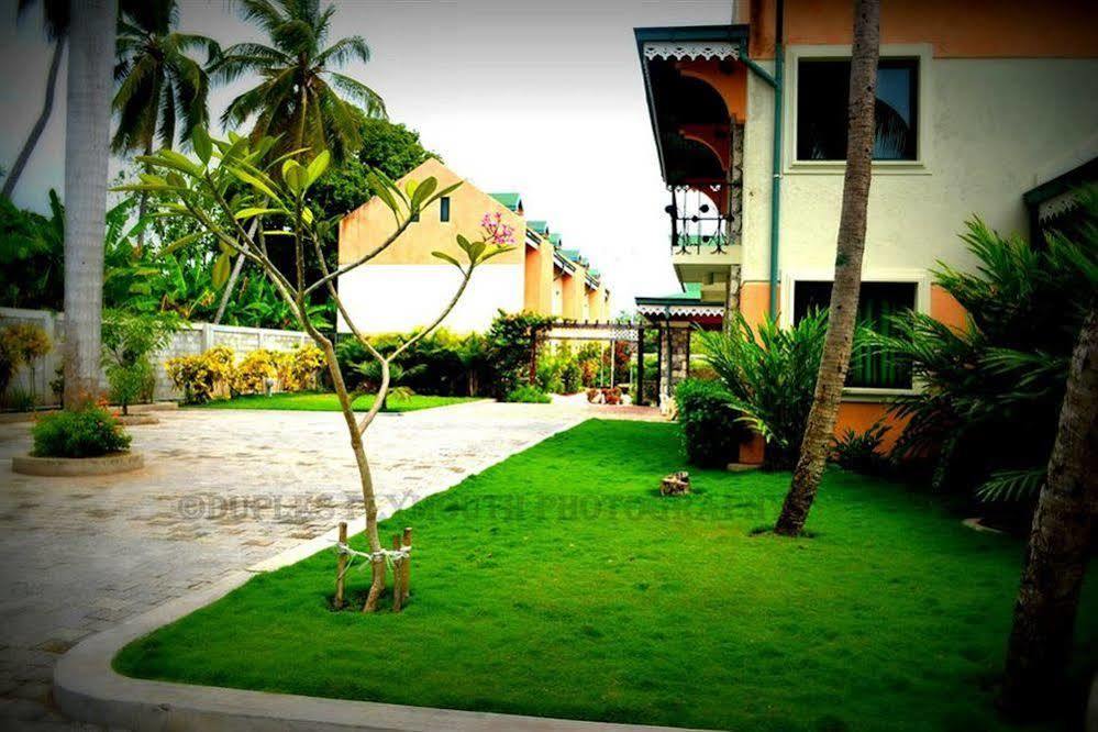 Hotel La Cretonne Les Cayes Bagian luar foto